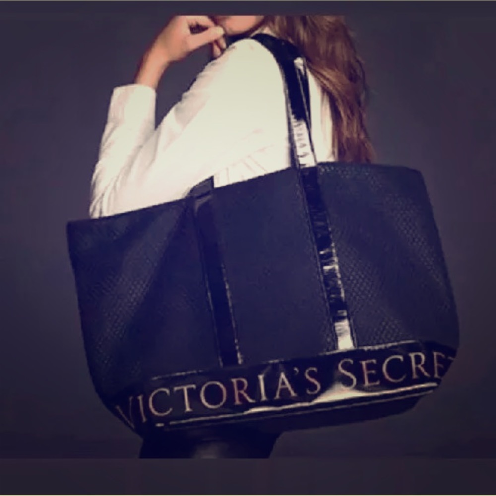 Victoria’s Secret Mesh Weekender Tote Limited Ed. - Picture 2 of 4